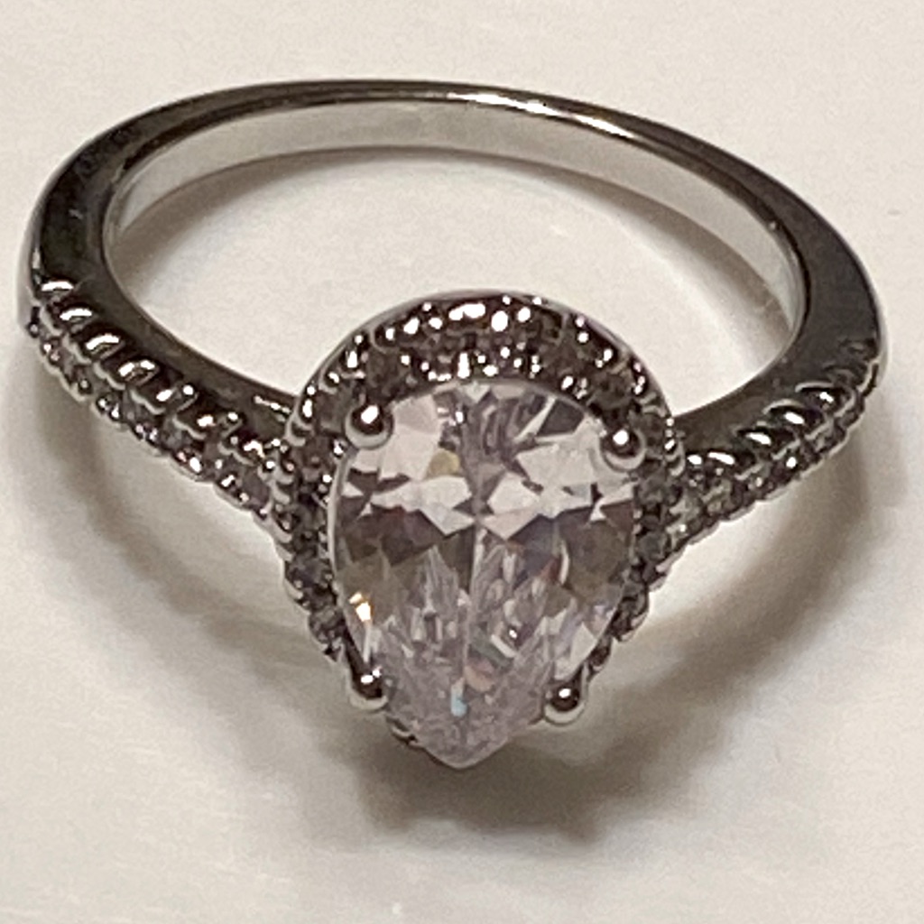 925 Sterling Silver Pear Shaped Crystal Ring 89$